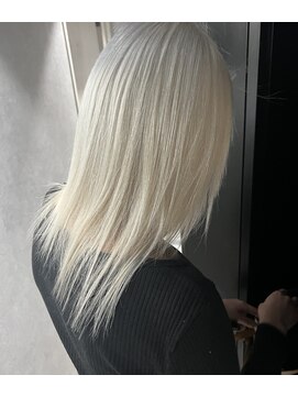 アンダーバーホワイト 京橋店(_WHITE) whiteybeige