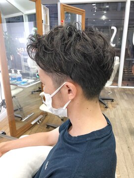 ヘッズ 本八幡店(HEADS) MEN'S HAIR  センターパート　ツイストスパイラル　コンマヘア