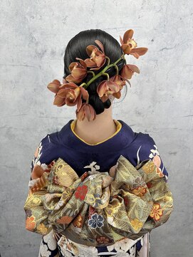 ラカシェット(la-cachette) 生花をつけた着物ヘア