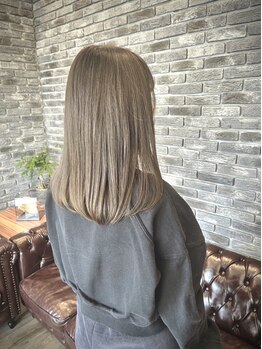 【大人女性の髪質改善】髪の状態に合わせた厳選トリートメントとヘッドスパで、頭皮から美しく健康な髪に！
