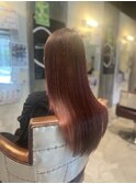 艶と華やかさを両立するレッド系ロングカラー 