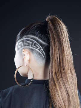 スキル(SKILL) スキンフェード女子