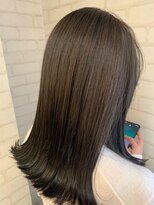 ロマンヤカタ ファース(ROMAN YAKATA fars)&nbsp;切りっぱなし　艶髪　透明感　アッシュグレー＠田代4/14