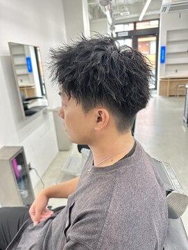 ロンド ローガン 名駅(Lond LOGAN) ツイストパーマ　アップバング　メンズカット　眉毛