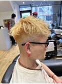 スペインカール×ブリーチ×スキンフェード