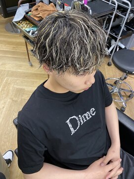 アレス バイ シカ 神戸三宮元町店(ALLES by Cica) 波巻きツイストスパイラルパーマツーブロック刈り上げ