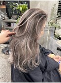 レイヤーボブハイライトブリーチレイヤーハイトーングレージュ