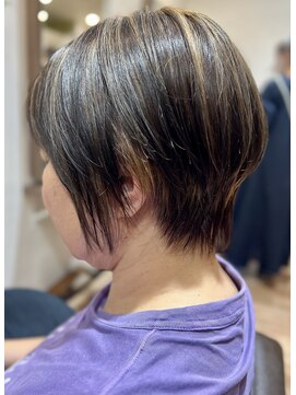 ヴィサージュディオ(VISAGE dio) 上品ハイライト×丸みショート