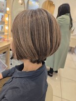 ミーサ(MYSA) ショート×白髪ぼかしハイライト