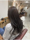 細めハイライト　グレージュ　ケアブリーチ
