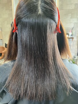 ハコ(H.A.Co) 縮毛矯正のお客様です。