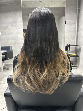 ルイス(L'wis) 毛先ブリーチのグラデーションカラー♪朝長