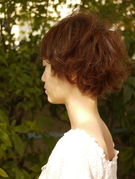 フランチェスカ(Francesca) ☆今が旬な動くのある小顔ショートスタイル☆