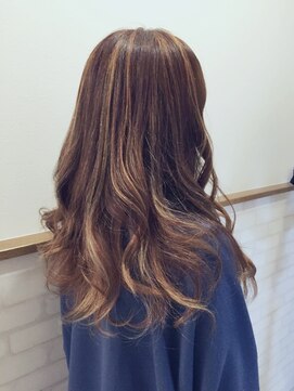 パーチェヘアー(Pace hair) ハイライトとパーマ
