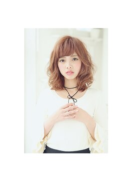 リベラル(liberal) ふんわり外ハネミックスカール女性らしい可愛らしさ