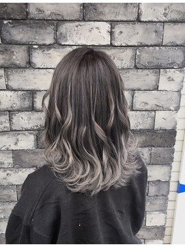 ラヴィエール(LAVIERE by R-EVOLUT) LAVIERE柿本流☆　バレイヤージュ　ケアブリーチ　[柏/柏駅]