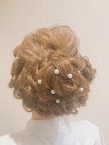 ヘアサロン トラヴィス(hair salon Travis)&nbsp;パールを使ったヘアアレンジ