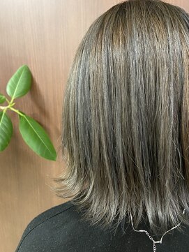 ブランシェ 名鉄小幡駅前店 ハイライトカラー【森】