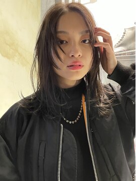 エアー 青山(AIR) くびれミディアム/顔まわりレイヤー