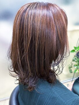 アルファ インタラクティブ エム フラワー(ALUFA interactive.M Flower) 20代30代40代大人3Dカラーアッシュブラウン艶感ロブヘアー