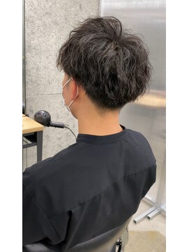 ウィールールピヴォクロス(WE RULE pivot cross) [メンズ]ツイストスパイラルパーマ