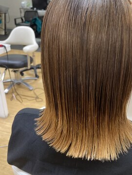 クララ 札幌琴似店(CLALA S.Kotoni) 裾カラー