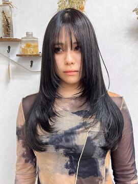リングバイモアムー(Ring by Moremuu) Issy レイヤーカット