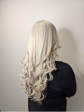 ブランシスヘアー(Bulansis Hair) ホワイトベージュスタイル