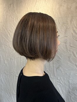ファブリック FABRICの写真/【岡山/弓之町】暗すぎず、おしゃれも楽しめる白髪染めは《FABRIC》で。髪と頭皮に優しい薬剤のみ使用