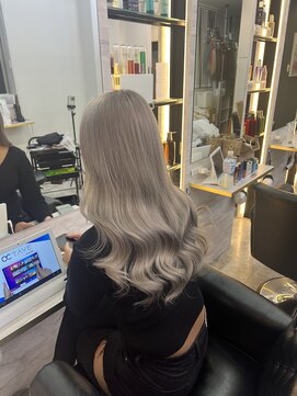 ラピス 千葉(Lapis) 【Lapis千葉今村としき】ホワイトミルクティカラー