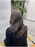 オリーブグレージュ/レイヤーカット/美白カラー/艶髪/ガーリー