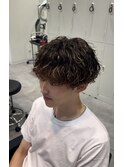 シャドウパーマショートマッシュツーブロック韓国スパイラル黒髪