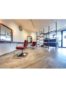 落ち着いた雰囲気×広いセット面でゆったりできるSalonTimeを＜hair salon covie＞でお過ごしください＊