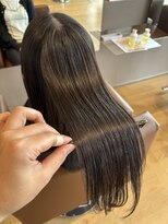 ロッカ(ROCCA)&nbsp;カラーを繰り返した髪でも自然な艶髪へ×酸性ストレート