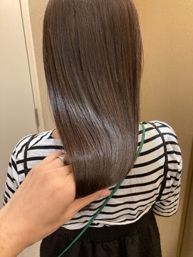 ブリス(VLISS) レイヤーカット 顔周りレイヤー 透明感 20代30代40代