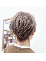 ニコ(nico) 白髪ぼかしショートヘアー