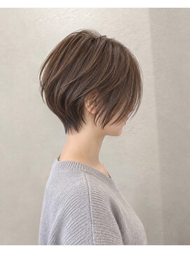 アトラ ハッピーヘアライフ 昭和町店(attra happyhairlife) ふんわりショート×ハイライト 上品/前髪カット