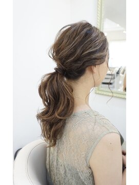ヘアアンドメイクジップ恵比寿 (Hair＆Make ZIP) ナチュラルポニーテール　ヘアセット