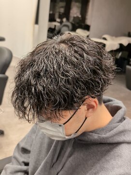 プルーブトウキョウ 渋谷(PROVE TOKYO) 波巻きスパイラルパーマ前下がりマッシュ刈り上げメンズ