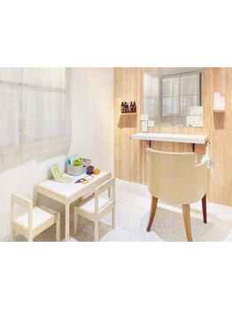 【お子様連れ歓迎】完全個室ブース完備(追加料金なし)周りを気にせずゆったりとしたサロンタイムを♪