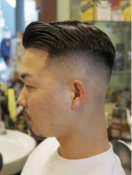 ザ チョップ ショップ ハラジュク(THE CHOP SHOP HARAJUKU) サイドパート + スキンフェード