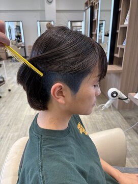 ディーボーイ 健軍店(D-BOY) インナーカラー/ボブ/刈り上げ女子