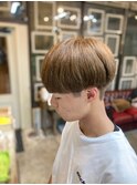 ベージュカラー×マッシュスタイル
