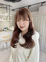 カシュカシュ 表参道(cache cache)&nbsp;ピンクベージュカラーシースルー前髪顔まわりカットウェーブ巻き