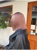 ピンクベージュ