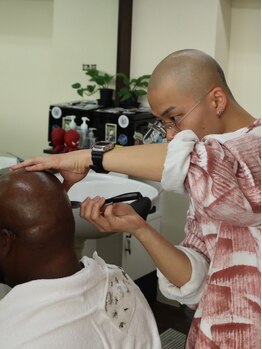 オーディナリーバーバープレース(Ordinary Barber Place)の写真/【フェード無料】男性から圧倒的な支持★カットはシェービング込みで嬉しい♪＜高円寺・メンズ専門サロン＞