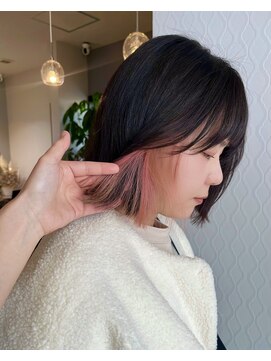 モンルル プル(mon loulou + plus) イヤリングカラー/ピンク/切りっぱなしボブ