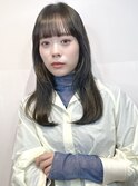 アッシュグレー/内巻きセミロング/後毛カット