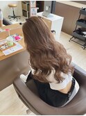 アッシュオリーブ/レイヤーロング/波巻きスタイリング