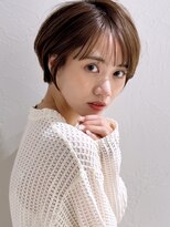 アンド ストーリーズ(&STORIES)&nbsp;前髪あり耳掛け丸みくびれショートボブ20代30代40代50代(蘭)